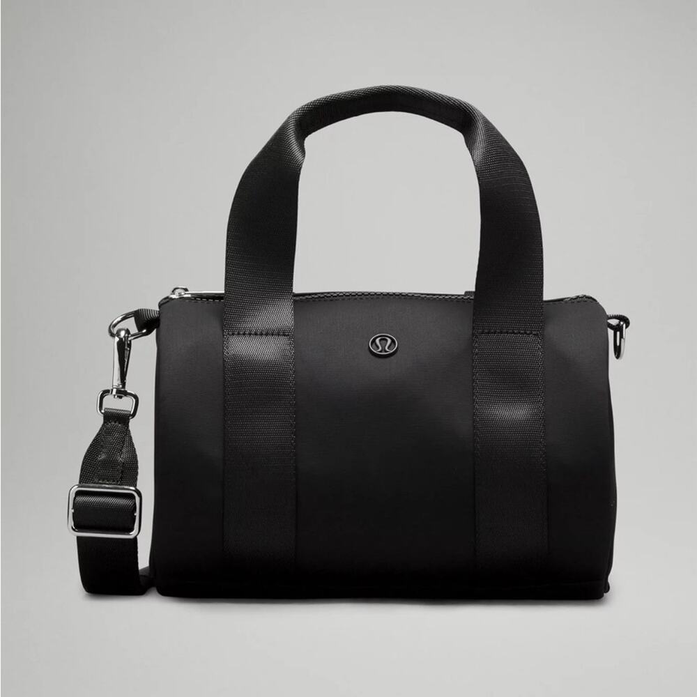 SALE - NWT Lululemon Knit Nylon Mini Barrel Duffle Bag 5L